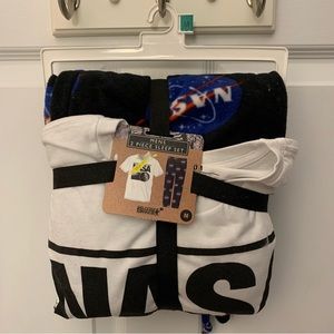 NWT NASA pajama set: white tshirt and black patterned fleece pants. Unisex M.